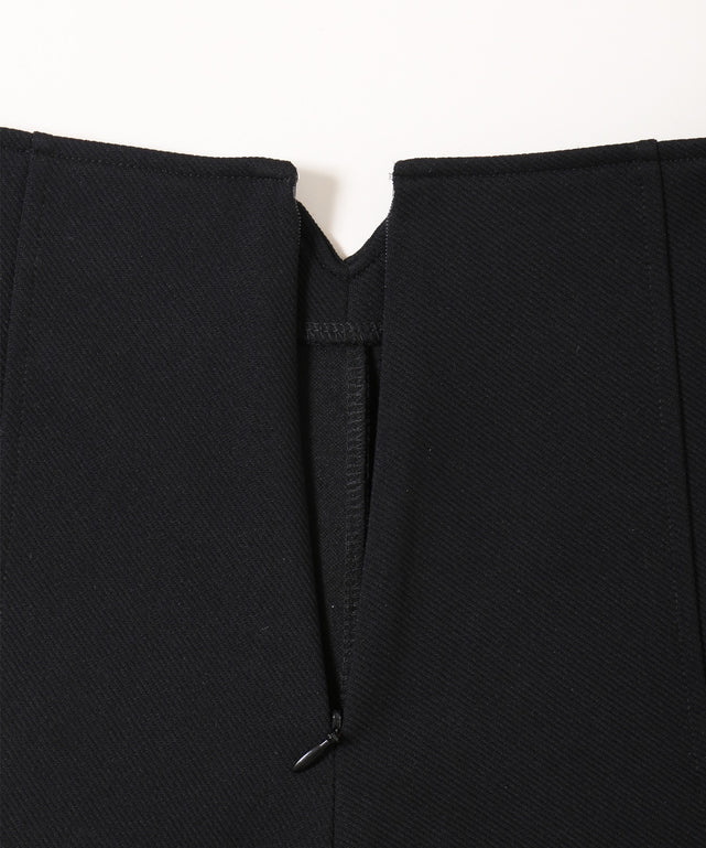 タックデザインショートパンツ