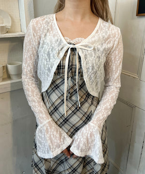 ホワイト モデル：160㎝ F着用