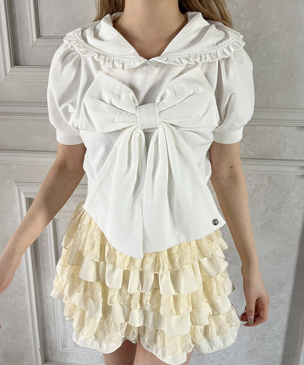 ホワイト モデル：160㎝ F着用