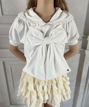 ホワイト モデル：160㎝ F着用