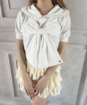 ホワイト モデル：160㎝ F着用