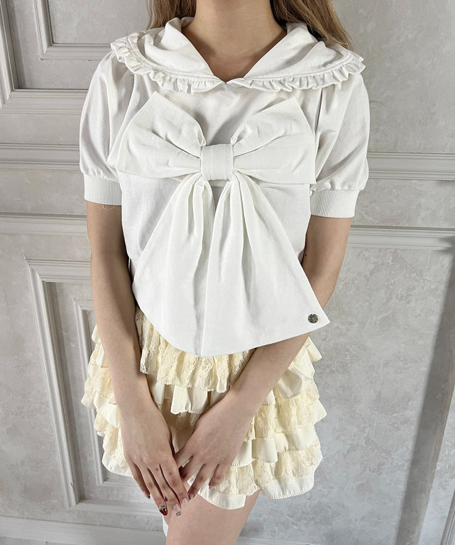 ホワイト モデル：160㎝ F着用