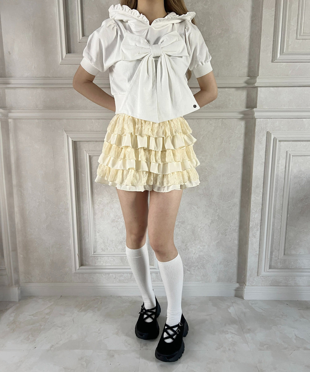 ホワイト モデル：160㎝ F着用