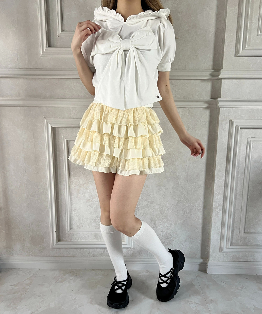 ホワイト モデル：160㎝ F着用