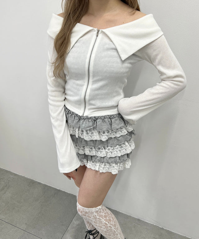 ホワイト モデル：160㎝ F着用