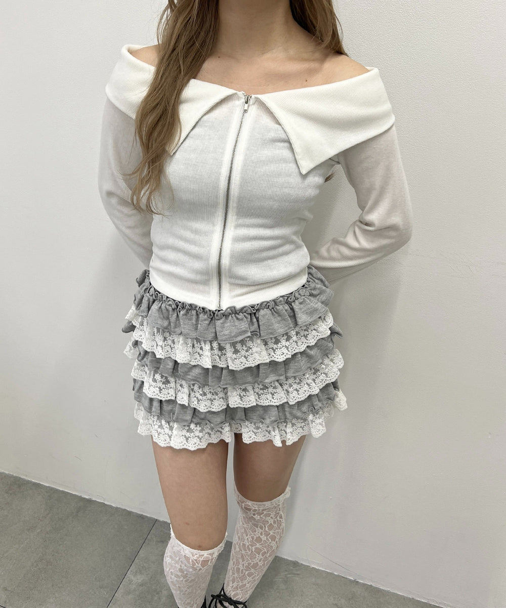 ホワイト モデル：160㎝ F着用