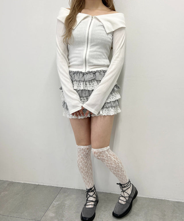 ホワイト モデル：160㎝ F着用