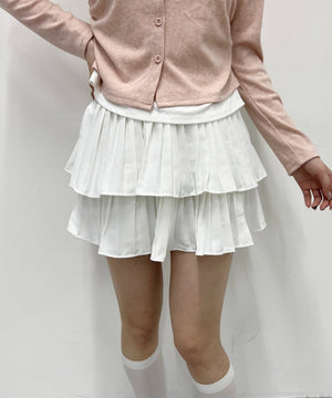 ホワイト モデル：160㎝ F着用