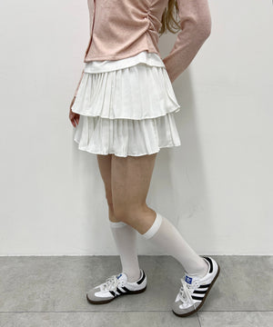 ホワイト モデル：160㎝ F着用