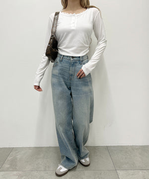 ホワイト モデル：160㎝ F着用