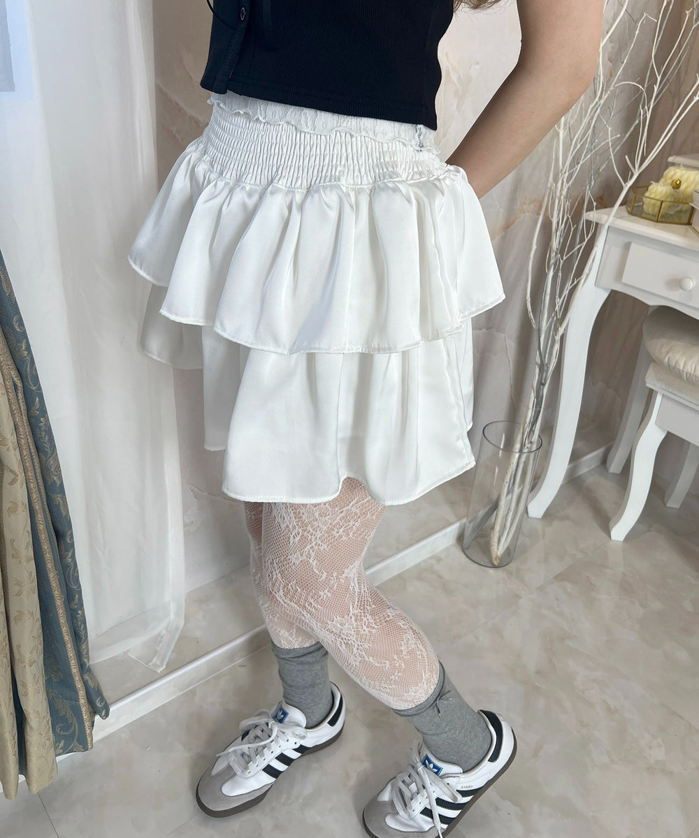 ホワイト モデル：160㎝ F着用