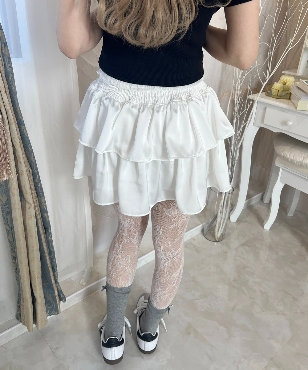 ホワイト モデル：160㎝ F着用