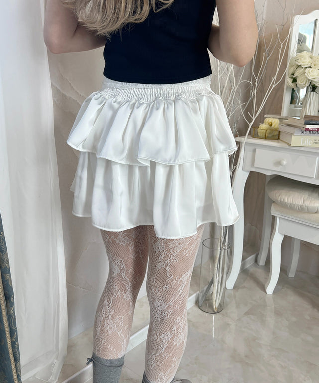 ホワイト モデル：160㎝ F着用