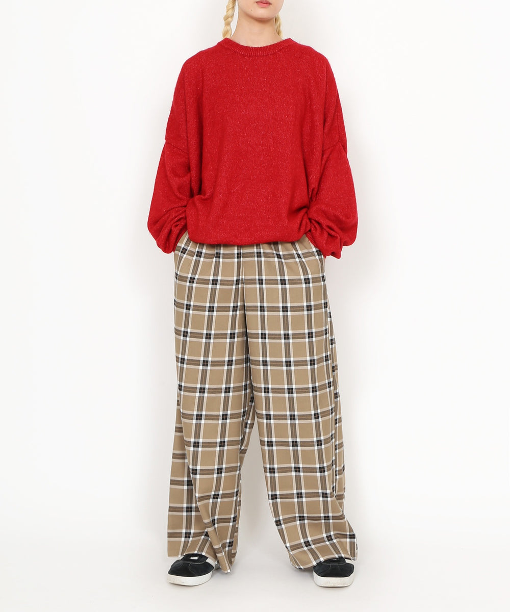 レッド モデル：165㎝ ３着用