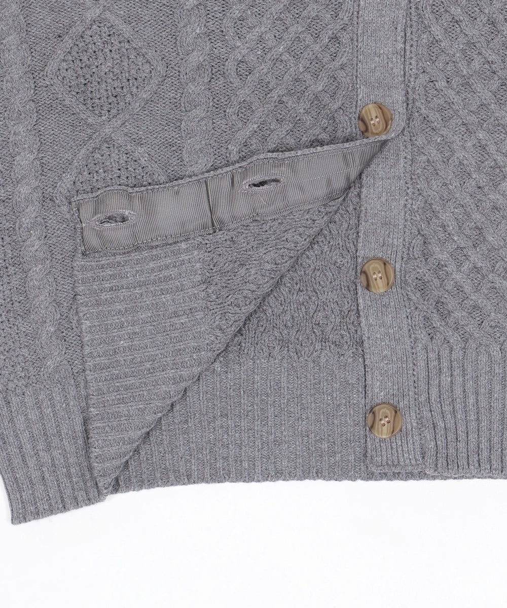 ケーブルニットカーディガン