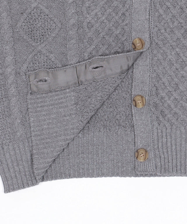 ケーブルニットカーディガン