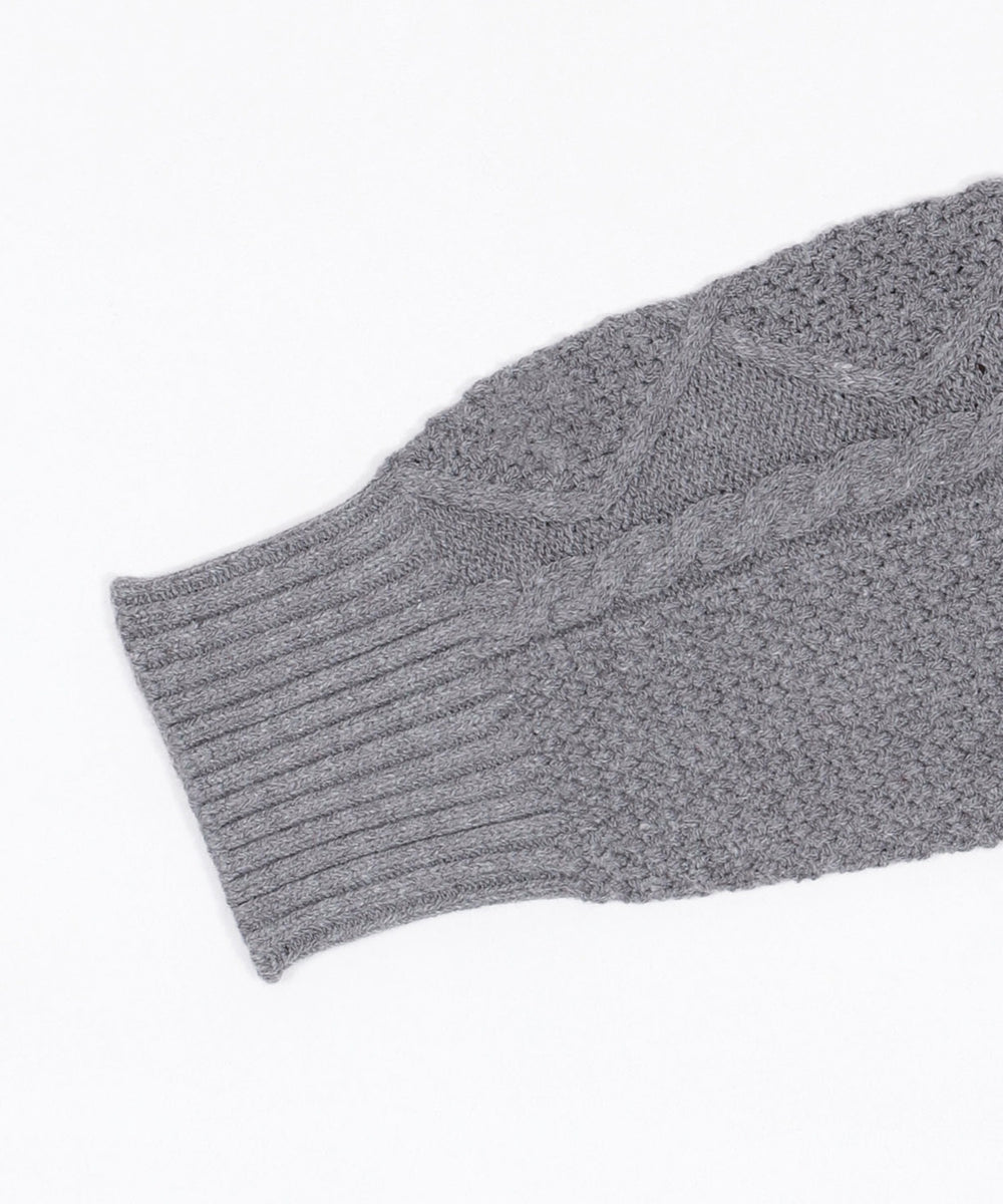 ケーブルニットカーディガン