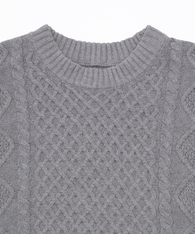 ケーブルニット