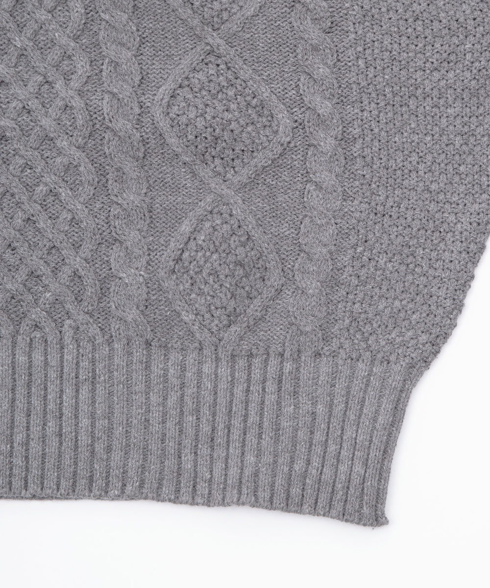 ケーブルニット