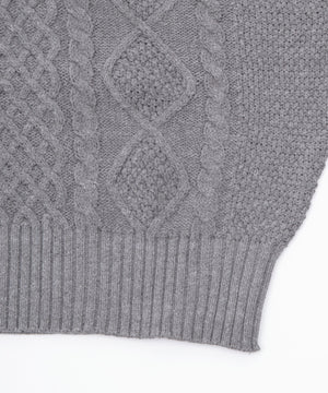 ケーブルニット