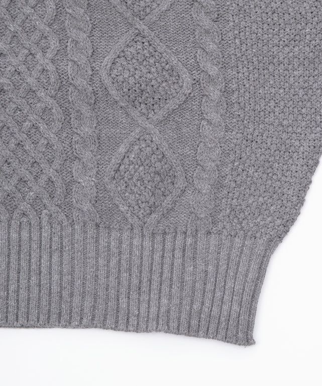 ケーブルニット