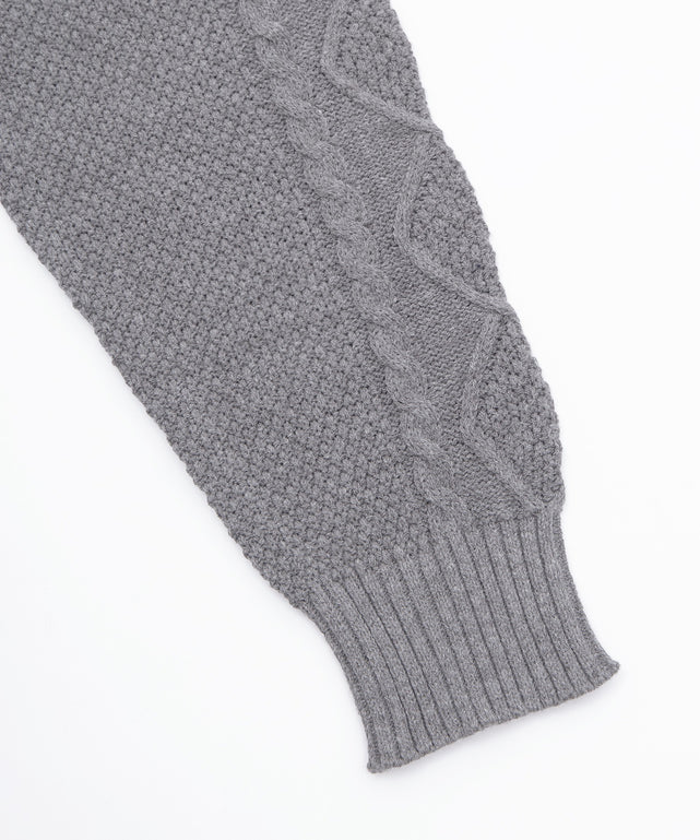 ケーブルニット