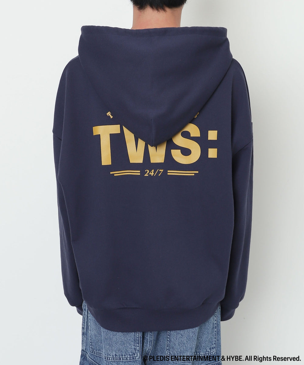 ネイビー　モデル：175cm / Lサイズ着用