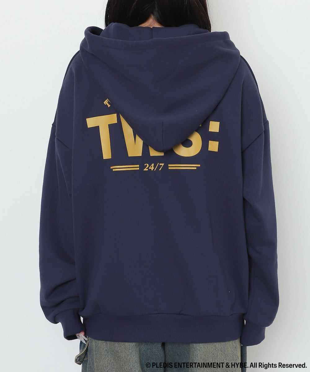 ネイビー　モデル：155㎝ / Mサイズ着用