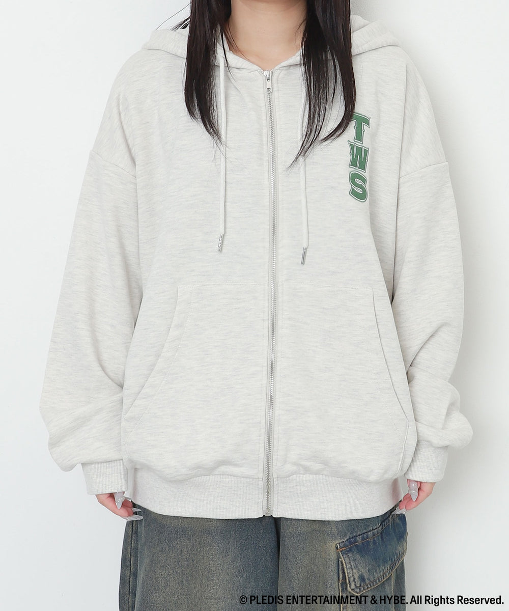 アッシュグレー　モデル：155㎝ / Mサイズ着用