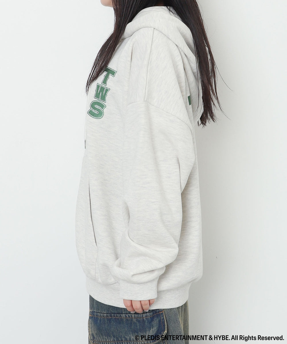 アッシュグレー　モデル：155㎝ / Mサイズ着用