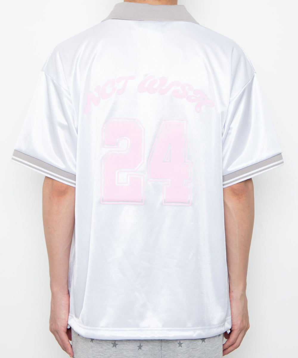 ホワイト モデル：175cm L着用