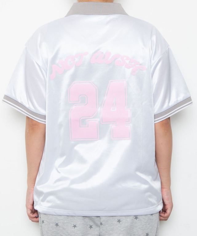 ホワイト モデル：157cm M着用