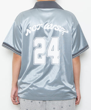 グレー モデル：157cm M着用