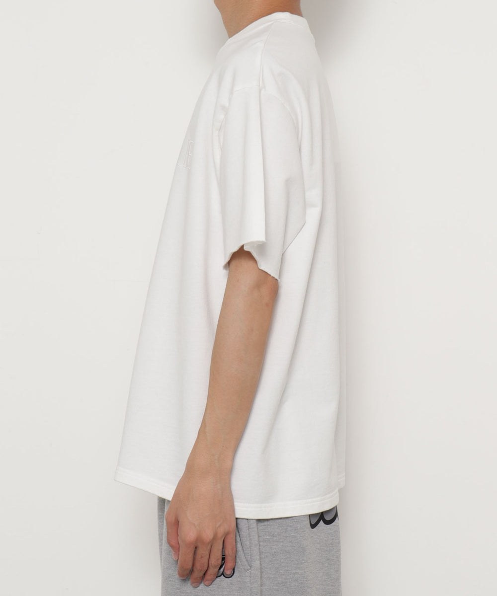 ホワイト モデル：175cm L着用