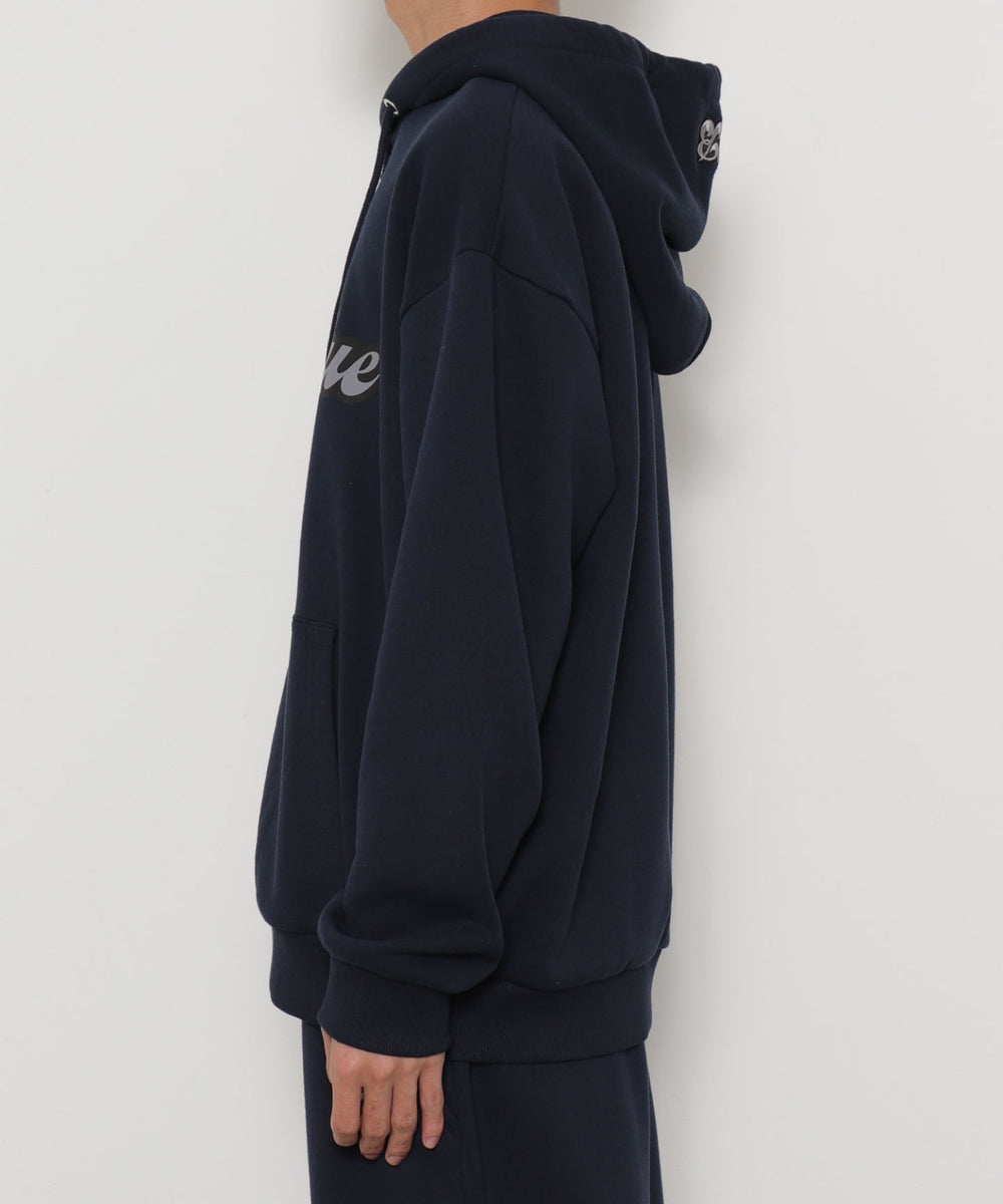 ネイビー モデル：175cm L着用