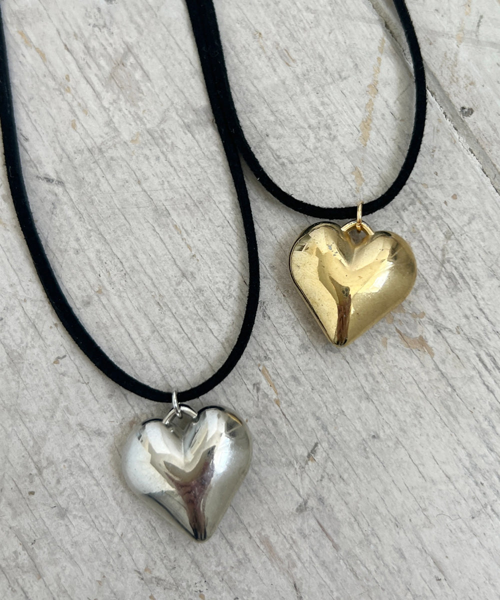 VASS LUDACERハートエナメルチョーカーネックレス