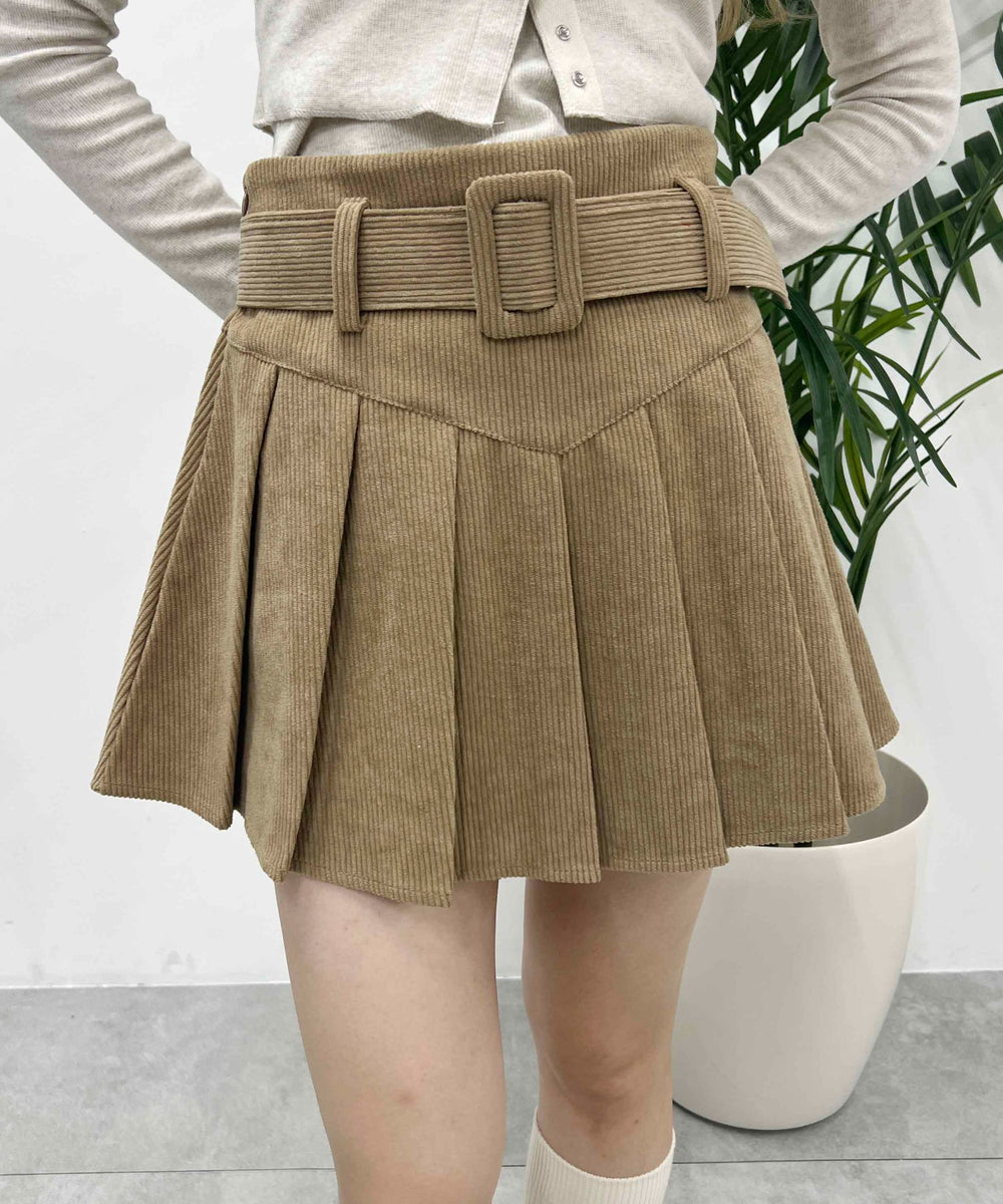 ベージュ モデル：160㎝ F着用