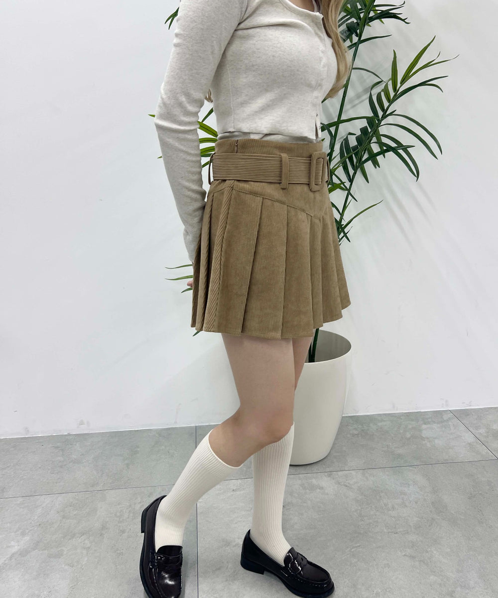 ベージュ モデル：160㎝ F着用