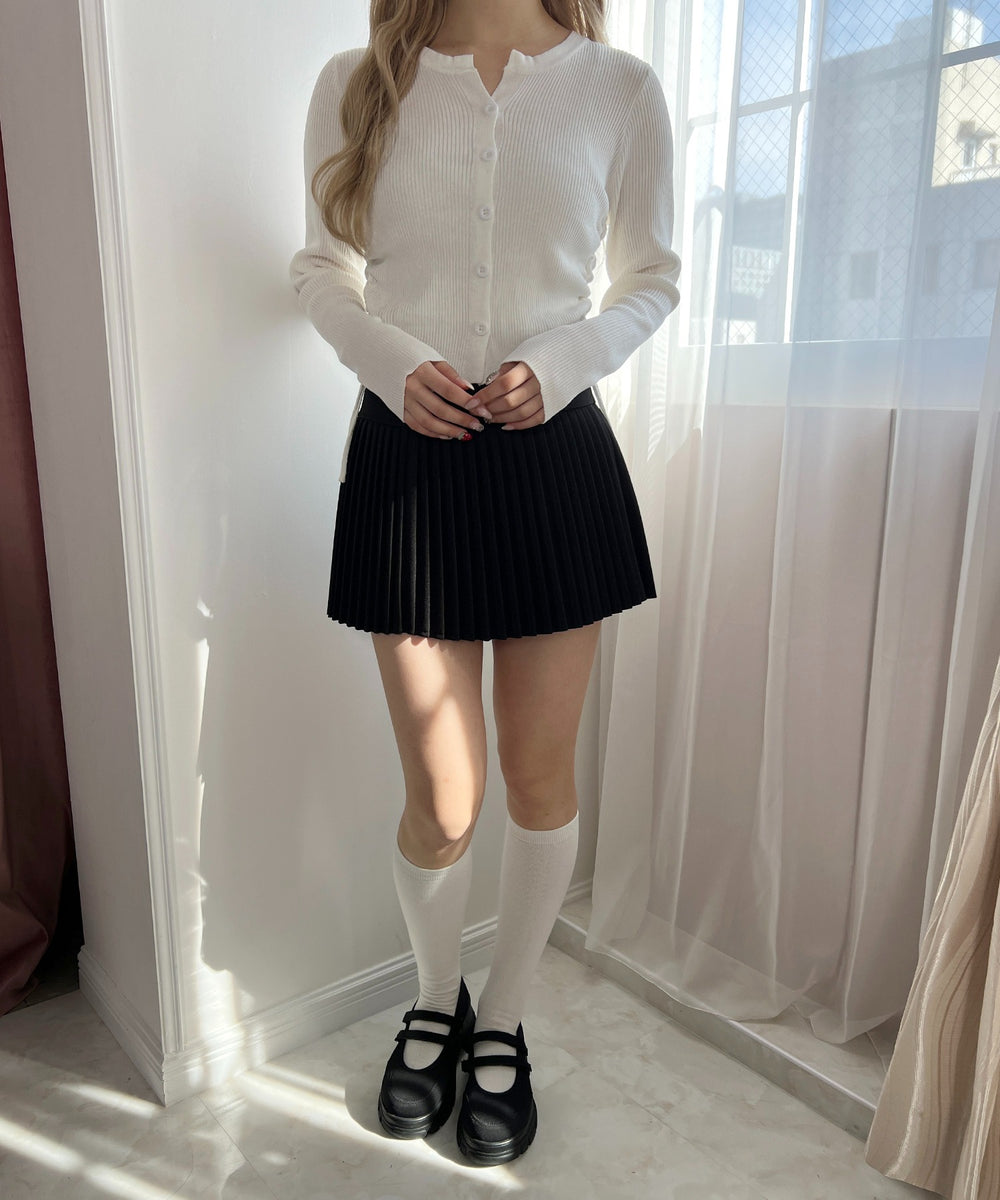 ホワイト モデル：160㎝ F着用