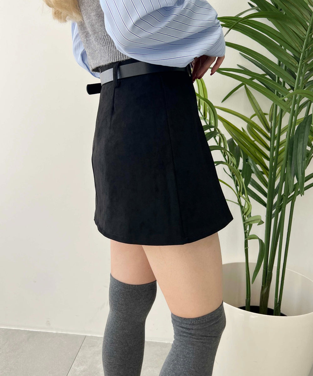 合皮ベルトツキスカート