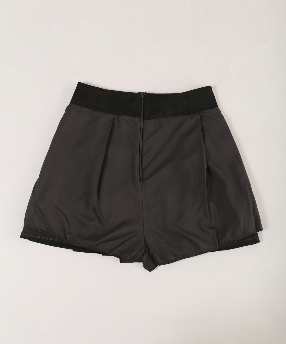 合皮ベルトツキスカート