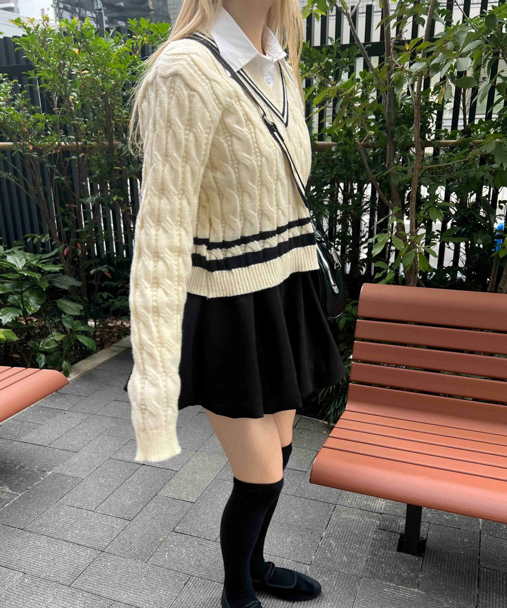 ラインケーブルニット