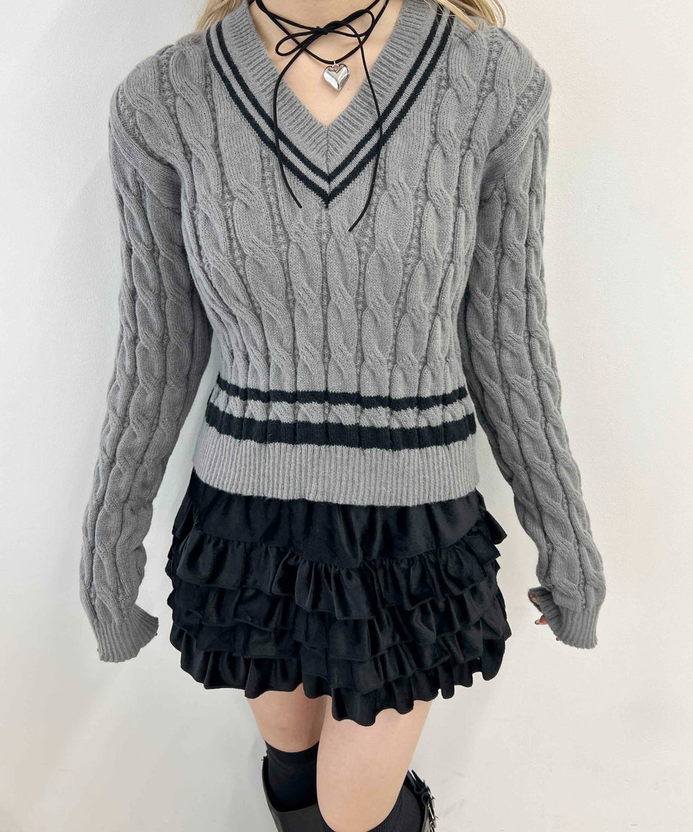 ラインケーブルニット