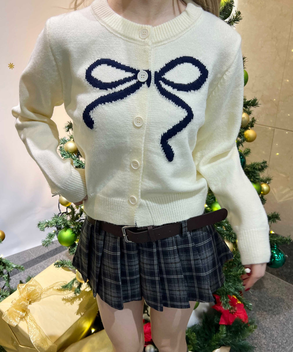 ホワイト モデル：160㎝ F着用