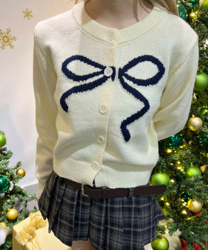 ホワイト モデル：160㎝ F着用