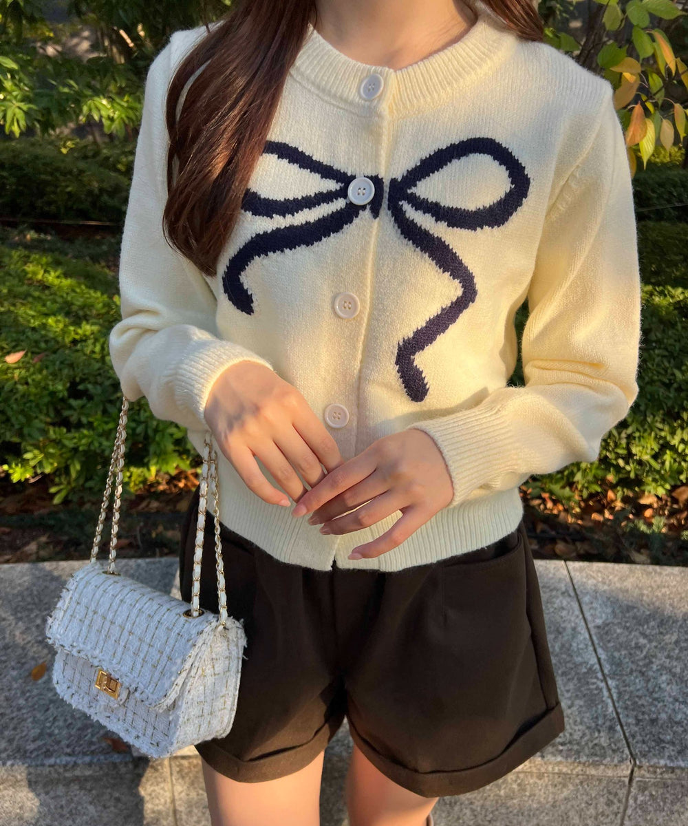 ホワイト モデル：160㎝ F着用