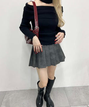 メロウオフショルニット