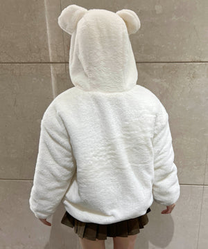 ホワイト モデル：160㎝ F着用