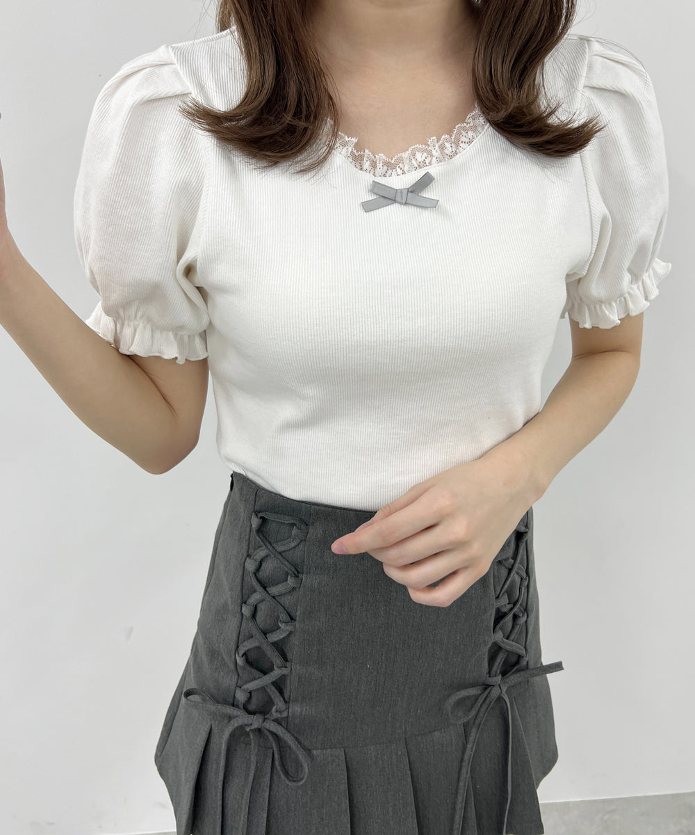 ホワイト モデル：160㎝ F着用