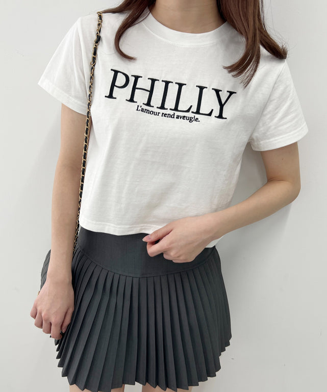 PHILLYロゴTシャツ/ホワイト モデル：160㎝ F着用